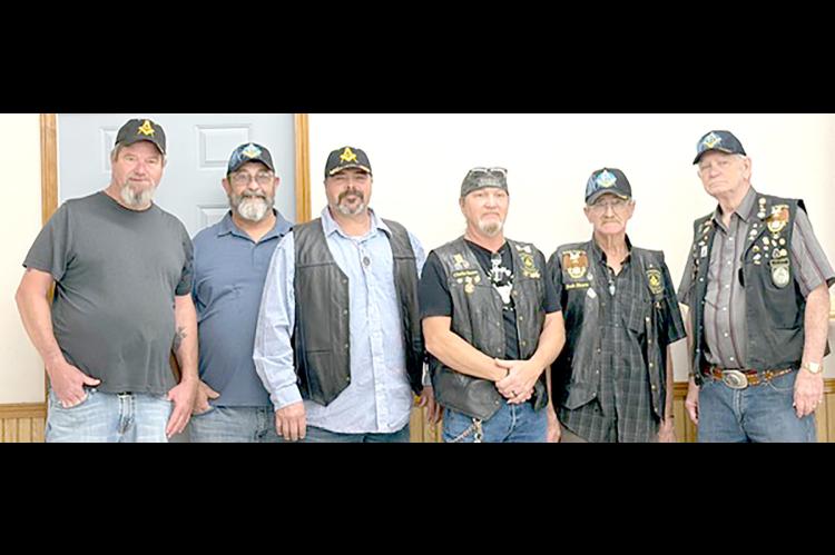 MASONIC LODGE 211 MEMBERS AT THE BANKS FRAZIER FUND RAISER — Ronny Lambert, member; David Blackmon, Senior Warden; Eddie Luellen, Junior Warden; Chris Horn, Lodge 211 Master; Bob Horn, Warden; Russ Waller, Secretary, from left. (Inset: Banks Frazier) A 