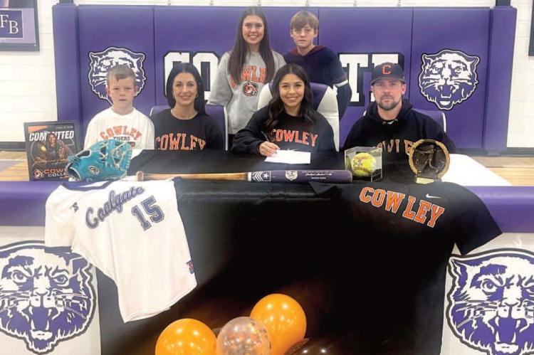 JOCEYNNE DELOZIER SIGNS WITH COLLEY COLLEGE IN KANSAS WITH A FULL ACADEMIC SOFTBALL SCHOLARSHIP.