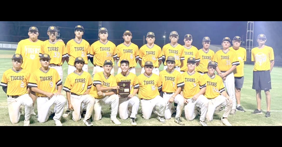 TUPELO BASEBALL TEAM - FALL DISTRICT CHAMPIONS