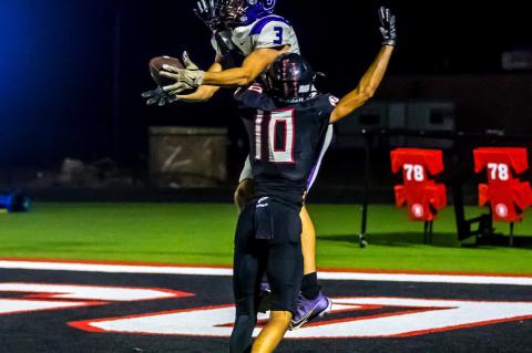 Weston Lackey with the touchdown grab!