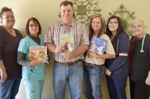 Cottonwood School distributes