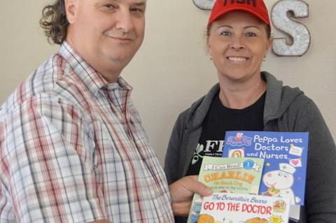 Cottonwood School distributes