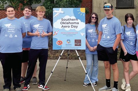 Tupelo Students Gather to Celebrate Aviation